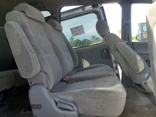 2005 Kia Sedona LX with VIN KNDUP132X56721558, listed as a Copart auction lot 88574685 with 176,660 mi miles and Salvage Title. Bid and sale history available at carsss.com. Image 11.