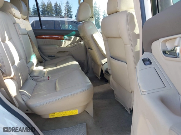 2007 Lexus GX 470 with VIN JTJBT20X870131127, listed as a IAAI auction lot 42111172 with 203,780 mi miles. Bid and sale history available at carsss.com. Image 8.