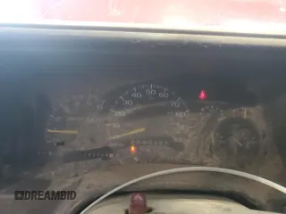 1999 GMC Sierra 2500 z VIN 1GTGK29R3XF020000, wystawiony jako Copart lot #53698755 z przebiegiem 241 366 mil mil oraz Szkody całkowita. Historia ofert i sprzedaży dostępna na DreamBid. Obrazek 9.