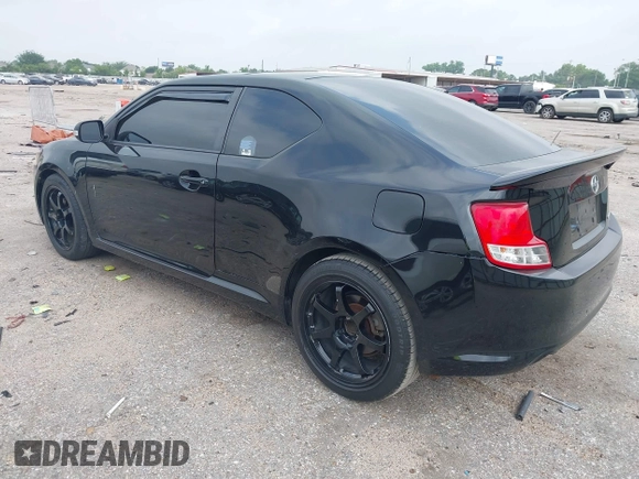 2012 Scion tC z VIN JTKJF5C76C3022749, wystawiony jako IAAI lot #42303267 z przebiegiem 88 386 mil mil oraz . Historia ofert i sprzedaży dostępna na DreamBid. Obrazek 3.