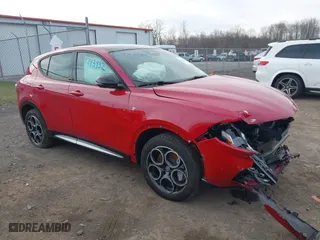 2024 Alfa Romeo Tonale Ti with VIN ZASPATCW8R3058676, listed as a IAAI auction lot 41743432 with 7,985 mi miles. Bid and sale history available at carsss.com. Image 1.