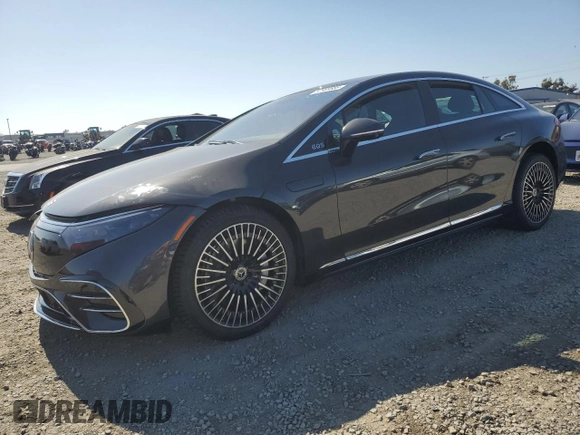 2022 Mercedes-Benz EQS 450+ z VIN W1KCG2DB2NA014795, wystawiony jako Copart lot #57669685 z przebiegiem Nie podano mil oraz Szkoda całkowita • Salvage title. Historia ofert i sprzedaży dostępna na DreamBid. Obrazek 1.