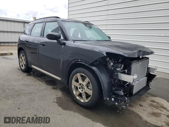 2025 MINI Countryman S with VIN WMZ23GA00S7S40439, listed as a Copart auction lot 53718955 with 2,750 mi miles and Clean title. Bid and sale history available at DreamBid. Image 4.