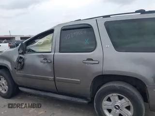2007 Chevrolet Tahoe LT z VIN 1GNFC13J77R113842, wystawiony jako IAAI lot #42293559 z przebiegiem 288 926 mil mil oraz . Historia ofert i sprzedaży dostępna na DreamBid. Obrazek 14.
