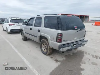 2005 Chevrolet Tahoe LS z VIN 1GNEK13T15J125805, wystawiony jako IAAI lot #41490443 z przebiegiem Nie podano mil oraz . Historia ofert i sprzedaży dostępna na DreamBid. Obrazek 3.