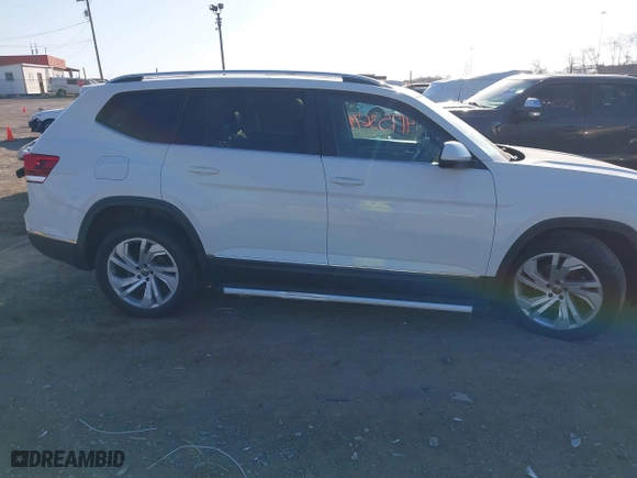 2018 Volkswagen Atlas 3.6L V6 SEL with VIN 1V2MR2CA8JC502440, listed as a IAAI auction lot 41753674 with 142,184 mi miles. Bid and sale history available at carsss.com. Image 13.