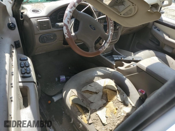 2002 Ford Explorer Eddie Bauer с VIN 1FMDU74E82UC13628, выставлен на аукционе Copart как лот 53943485 с пробегом Не указан миль и Списание • Salvage title. История ставок и продаж доступна на DreamBid. Изображение 8.