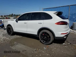 2015 Porsche Cayenne Turbo z VIN WP1AC2A21FLA81202, wystawiony jako Copart lot #45562605 z przebiegiem 72 979 mil mil oraz Szkoda całkowita • Salvage title. Historia ofert i sprzedaży dostępna na DreamBid. Obrazek 2.