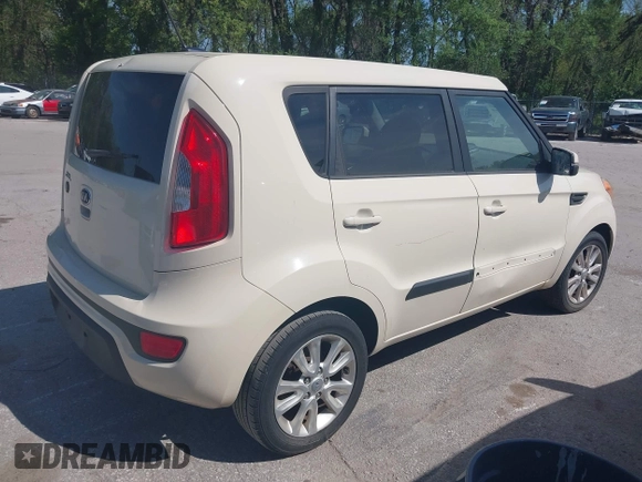 2013 Kia Soul + z VIN KNDJT2A64D7534349, wystawiony jako IAAI lot #42088079 z przebiegiem 188 990 mil mil oraz . Historia ofert i sprzedaży dostępna na DreamBid. Obrazek 4.