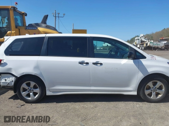 2019 Toyota Sienna L с VIN 5TDZZ3DC4KS015569, выставлен на аукционе IAAI как лот 42114405 с пробегом 101 476 миль миль и . История ставок и продаж доступна на DreamBid. Изображение 14.