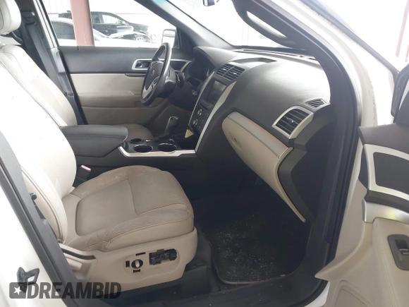 2011 Ford Explorer XLT with VIN 1FMHK7D82BGA02599, listed as a IAAI auction lot 42190995 with 214,146 mi miles and . Bid and sale history available at carsss.com. Image 5.