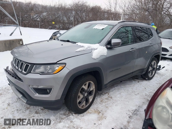 2019 Jeep Compass Limited with VIN 3C4NJCCB0KT819355, listed as a IAAI auction lot 41304561 with 69,892 mi miles. Bid and sale history available at carsss.com. Image 17.