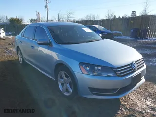 2013 Volkswagen Passat SE with VIN 1VWBP7A38DC095902, listed as a IAAI auction lot 41324349 with 170,771 mi miles. Bid and sale history available at carsss.com. Image 1.