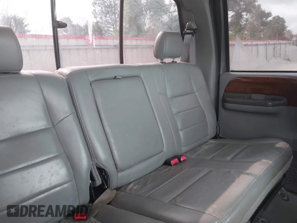 2004 Ford Super Duty F-250 XL with VIN 1FTNW21P04EB47357, listed as a IAAI auction lot 42147892 with 161,688 mi miles. Bid and sale history available at carsss.com. Image 8.