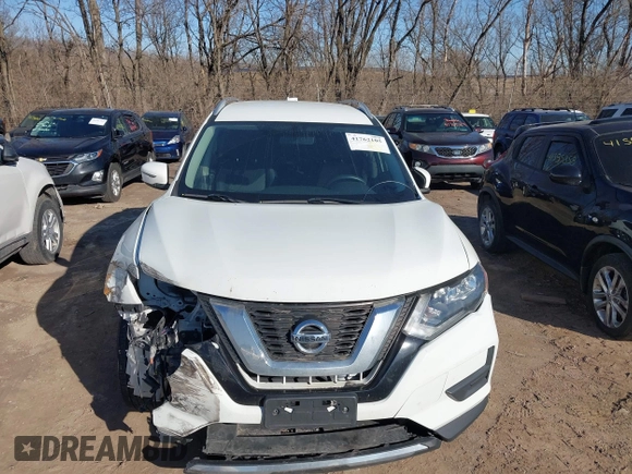 2017 Nissan Rogue SV with VIN KNMAT2MT1HP541640, listed as a IAAI auction lot 41762105 with 105,981 mi miles. Bid and sale history available at carsss.com. Image 12.