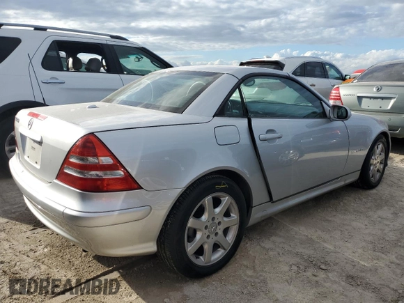 2002 Mercedes-Benz SLK-Class 2.3L Kompressor with VIN WDBKK49F22F269133, listed as a Copart auction lot 74792244 with 53,137 mi miles and Salvage Title. Bid and sale history available at carsss.com. Image 3.