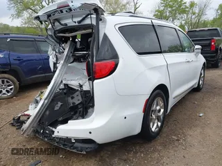 2017 Chrysler Pacifica Limited with VIN 2C4RC1GG0HR598664, listed as a IAAI auction lot 42138539 with 95,934 mi miles and . Bid and sale history available at DreamBid. Image 4.