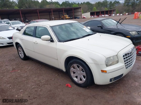 2006 Chrysler 300 Touring with VIN 2C3KA53G26H425157, listed as a IAAI auction lot 41856747 with 137,484 mi miles. Bid and sale history available at carsss.com. Image 1.
