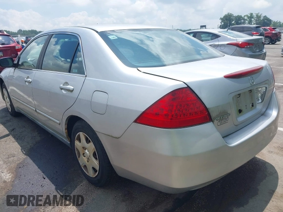 2007 Honda Accord LX with VIN 1HGCM56467A033681, listed as a IAAI auction lot 42680186 with 181,997 mi miles and . Bid and sale history available at DreamBid. Image 3.