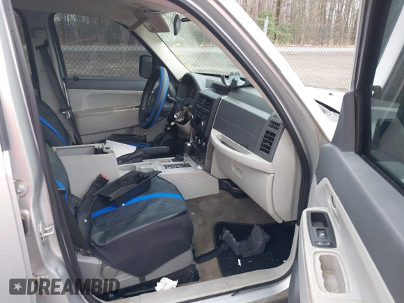 2008 Jeep Liberty Sport with VIN 1J8GN28K08W179241, listed as a IAAI auction lot 41770277 with 204,120 mi miles. Bid and sale history available at carsss.com. Image 5.