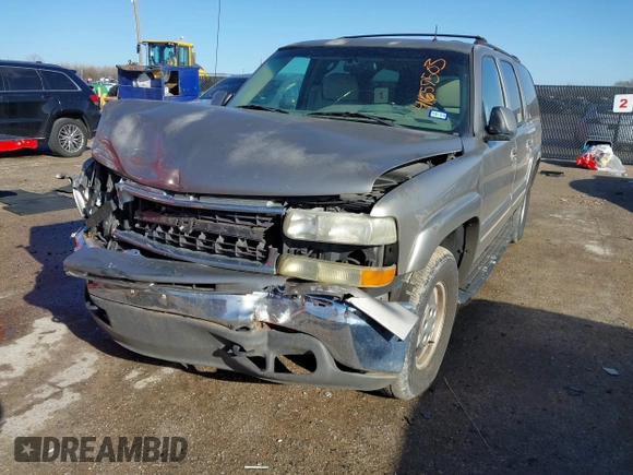 2002 Chevrolet Suburban LS with VIN 1GNEC16Z32J125040, listed as a IAAI auction lot 41657503 with 382,737 mi miles. Bid and sale history available at carsss.com. Image 6.
