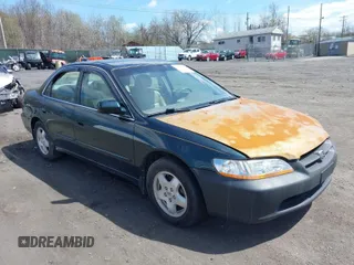 1998 Honda Accord EX z VIN 1HGCG1653WA026484, wystawiony jako IAAI lot #42070491 z przebiegiem 74 395 mil mil oraz . Historia ofert i sprzedaży dostępna na DreamBid. Obrazek 1.
