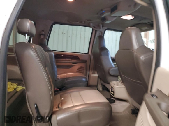 2004 Ford Excursion Eddie Bauer z VIN 1FMSU45P84EB01639, wystawiony jako Copart lot #84080724 z przebiegiem 239 334 mil mil oraz Czysty tytuł • Clean title. Historia ofert i sprzedaży dostępna na DreamBid. Obrazek 11.