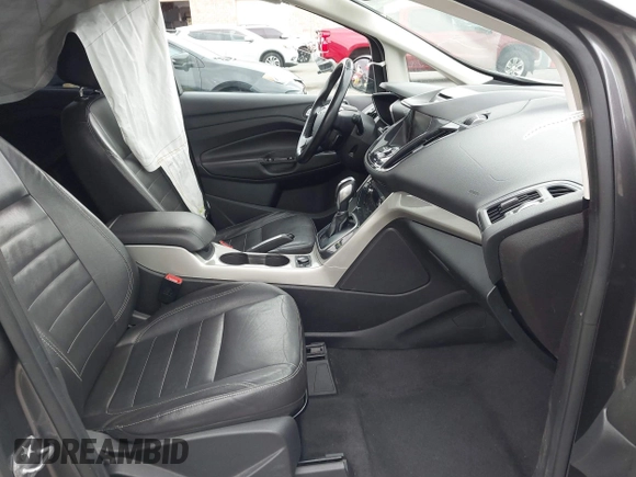 2013 Ford C-Max SEL z VIN 1FADP5BU2DL543029, wystawiony jako IAAI lot #42115325 z przebiegiem 131 855 mil mil oraz . Historia ofert i sprzedaży dostępna na DreamBid. Obrazek 5.