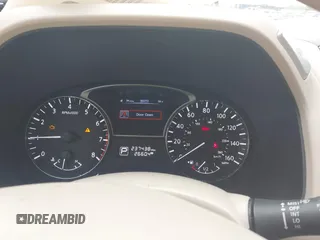 2014 Nissan Pathfinder SL with VIN 5N1AR2MM5EC642847, listed as a IAAI auction lot 42186822 with 237,438 mi miles. Bid and sale history available at carsss.com. Image 7.