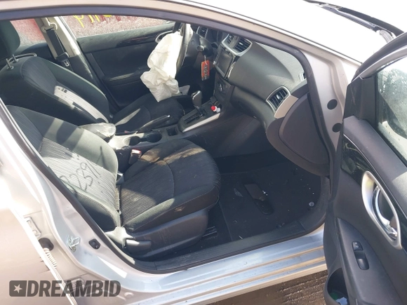 2019 Nissan Sentra S z VIN 3N1AB7APXKY372220, wystawiony jako IAAI lot #41723914 z przebiegiem 103 308 mil mil oraz . Historia ofert i sprzedaży dostępna na DreamBid. Obrazek 5.
