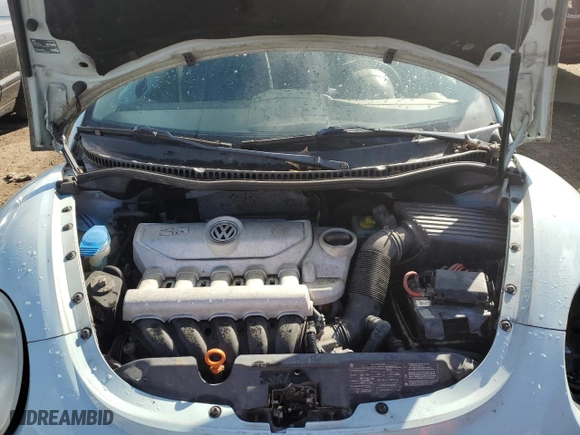 2010 Volkswagen New Beetle Coupe with VIN 3VWRW3AG9AM035084, listed as a Copart auction lot 72726034 with 86,024 mi miles and Clean Title. Bid and sale history available at carsss.com. Image 11.