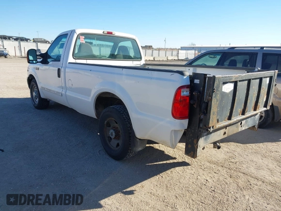 2002 Ford Super Duty F-250 XL with VIN 1FTNF20L12EB69721, listed as a IAAI auction lot 41324860 with 232,751 mi miles. Bid and sale history available at carsss.com. Image 3.