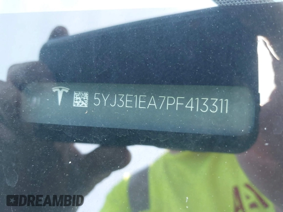 2023 Tesla Model 3 z VIN 5YJ3E1EA7PF413311, wystawiony jako IAAI lot #42442055 z przebiegiem 25 270 mil mil oraz . Historia ofert i sprzedaży dostępna na DreamBid. Obrazek 9.