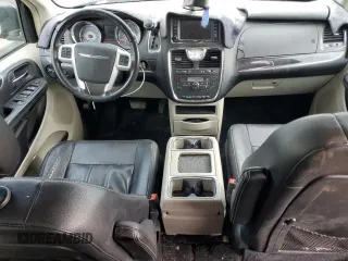 2014 Chrysler Town & Country Touring z VIN 2C4RC1BG8ER316628, wystawiony jako Copart lot #58414065 z przebiegiem 180 084 mil mil oraz Szkoda całkowita • Salvage title. Historia ofert i sprzedaży dostępna na DreamBid. Obrazek 8.
