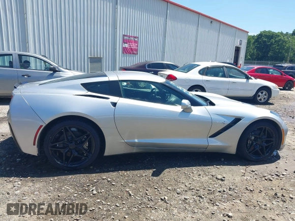 2018 Chevrolet Corvette 1LT z VIN 1G1YB2D73J5102194, wystawiony jako IAAI lot #42321149 z przebiegiem 103 086 mil mil oraz . Historia ofert i sprzedaży dostępna na DreamBid. Obrazek 13.