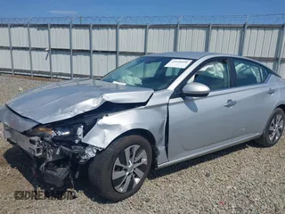 2022 Nissan Altima S z VIN 1N4BL4BV0NN302100, wystawiony jako IAAI lot #42020090 z przebiegiem 70 961 mil mil oraz . Historia ofert i sprzedaży dostępna na DreamBid. Obrazek 6.