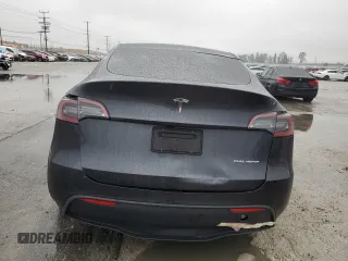 2024 Tesla Model Y with VIN 7SAYGDED1RF098054, listed as a Copart auction lot 44072195 with 16,085 mi miles and Salvage Title. Bid and sale history available at DreamBid. Image 6.