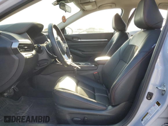 2024 Nissan Altima SR z VIN 1N4BL4CV9RN350232, wystawiony jako Copart lot #52239325 z przebiegiem 20 139 mil mil oraz Szkoda całkowita • Salvage title. Historia ofert i sprzedaży dostępna na DreamBid. Obrazek 7.