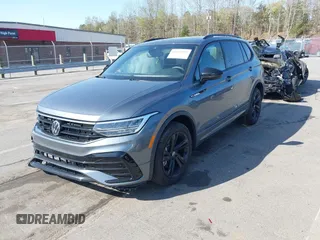 2024 Volkswagen Tiguan SE R-Line Black z VIN 3VV8B7AX0RM231879, wystawiony jako IAAI lot #41924255 z przebiegiem 1 098 mil mil oraz . Historia ofert i sprzedaży dostępna na DreamBid. Obrazek 18.