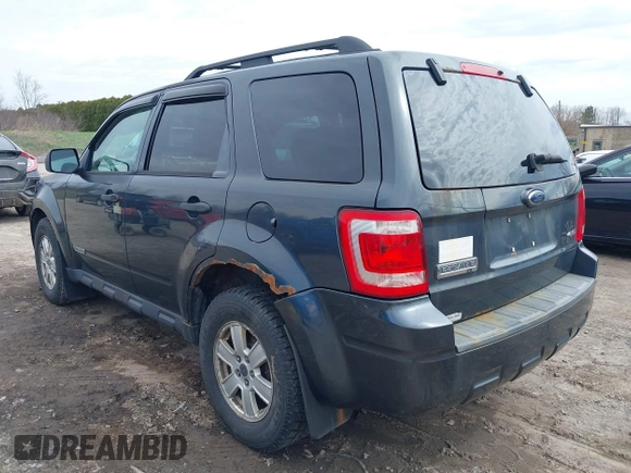 2008 Ford Escape XLT with VIN 1FMCU93118KA95738, listed as a IAAI auction lot 42051010 with 191,112 mi miles. Bid and sale history available at carsss.com. Image 3.