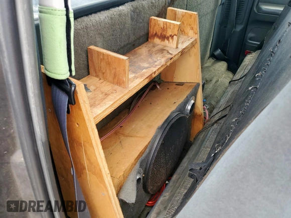 1993 Ford F-150 с VIN 1FTDF15N4PLA43226, выставлен на аукционе Copart как лот 56685005 с пробегом 182 714 миль миль и Списание • Salvage title. История ставок и продаж доступна на DreamBid. Изображение 10.