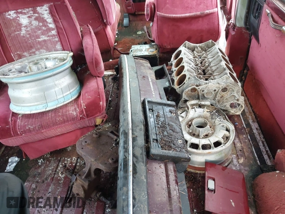 1991 Chevrolet Astro Cargo z VIN 1GBDM19Z4MB136076, wystawiony jako IAAI lot #41482281 z przebiegiem 202 682 mil mil oraz . Historia ofert i sprzedaży dostępna na DreamBid. Obrazek 15.
