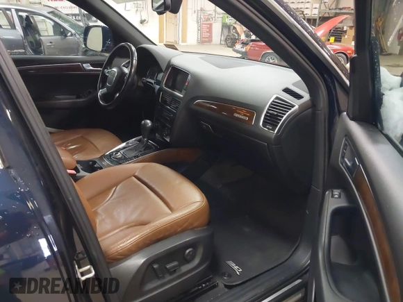 2011 Audi Q5 3.2L Premium Plus with VIN WA1DKAFP4BA028879, listed as a IAAI auction lot 41864795 with 161,288 mi miles. Bid and sale history available at carsss.com. Image 5.