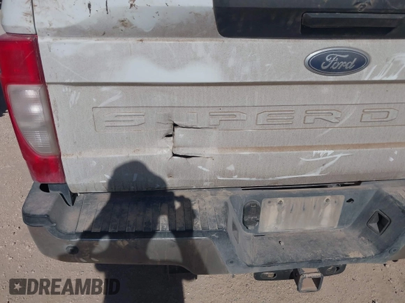 2022 Ford F-250 XL z VIN 1FT7W2B65NED00802, wystawiony jako IAAI lot #41676780 z przebiegiem 164 529 mil mil oraz . Historia ofert i sprzedaży dostępna na DreamBid. Obrazek 6.