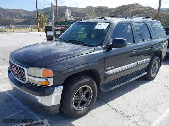 2005 GMC Yukon SLT with VIN 1GKEC13T25J178152, listed as a IAAI auction lot 41685936 with 226,765 mi miles. Bid and sale history available at carsss.com. Image 2.