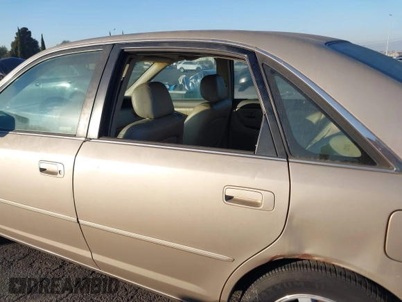 2000 Toyota Avalon XL with VIN 4T1BF28B2YU062203, listed as a IAAI auction lot 41230618 with 268,492 mi miles and . Bid and sale history available at DreamBid. Image 6.