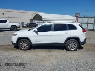 2015 Jeep Cherokee Limited with VIN 1C4PJLDS0FW505714, listed as a IAAI auction lot 42051526 with 82,804 mi miles and . Bid and sale history available at DreamBid. Image 15.