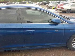 2018 Hyundai Sonata SE z VIN 5NPE24AF7JH697147, wystawiony jako IAAI lot #42253796 z przebiegiem 72 605 mil mil oraz . Historia ofert i sprzedaży dostępna na DreamBid. Obrazek 13.