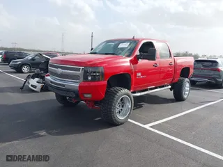 2011 Chevrolet Silverado 1500 LT with VIN 3GCPKSE38BG338445, listed as a IAAI auction lot 41821931 with 224,807 mi miles. Bid and sale history available at carsss.com. Image 17.