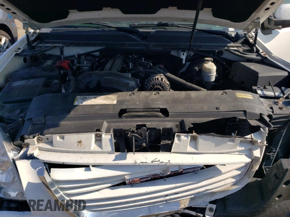 2010 GMC Yukon XL Denali with VIN 1GKUKMEF0AR209403, listed as a Copart auction lot 61909074 with 272,580 mi miles and Salvage Title. Bid and sale history available at carsss.com. Image 12.